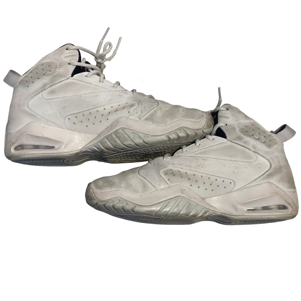 Jordan Cream Sneakers for Effortless Style - Picture 4 of 7